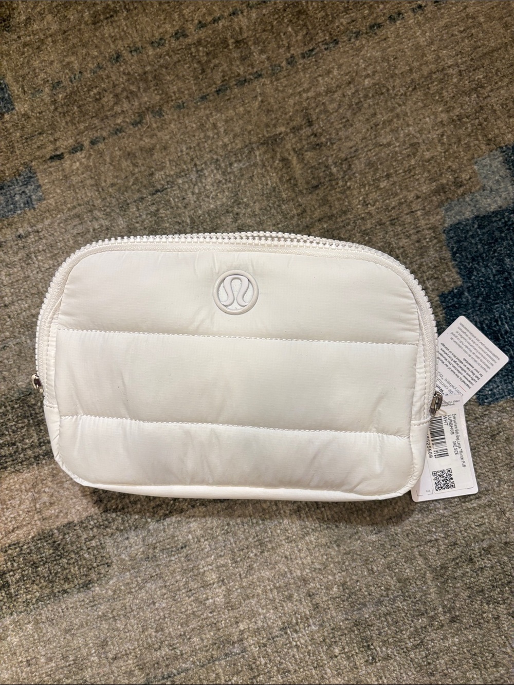 Lululemon White Quilted waist pack-BRAND-NEW!
